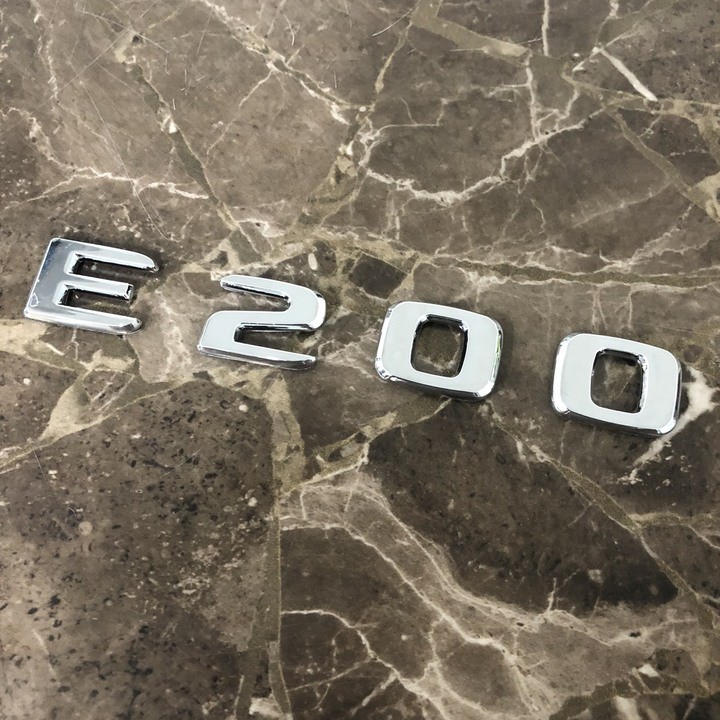 Decal tem chữ Inox dán đuôi xe ô tô Mercedess E200 và E300