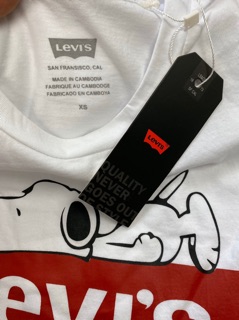 áo levis logo con chó