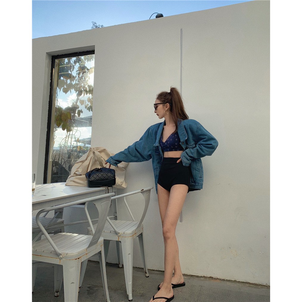 Quần Short Đen Ôm Hông Thoải Mái Phong Cách Retro