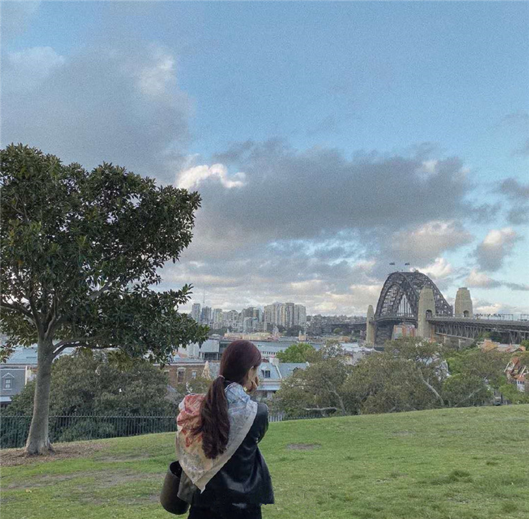 Khăn choàng cổ vải lụa giả họa tiết thời trang dành cho phụ nữ 90x90cm