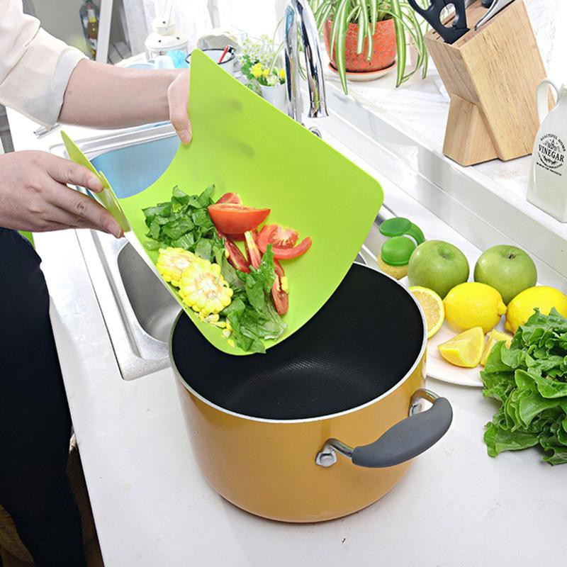 Thớt nhựa dẻo 34.9*24cm (4 màu ,giao màu ngẩu nhiên)