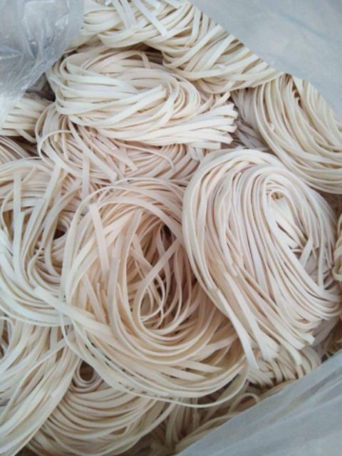 BÁNH CANH BỘT MÌ KHÔ HUẾ