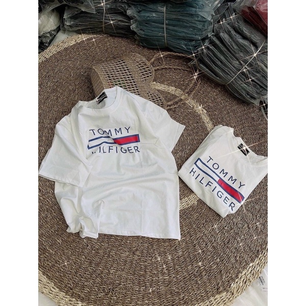 Áo thun trắng in chữ hot hit