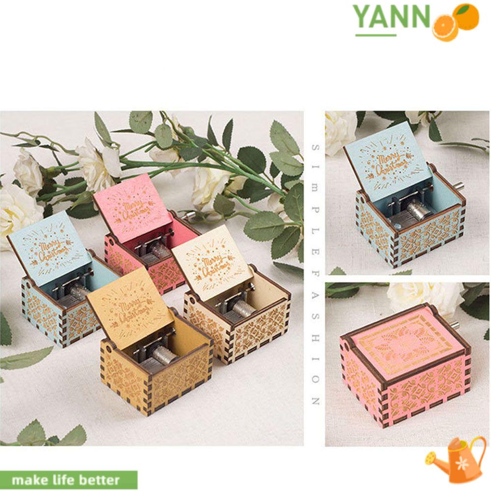 Hộp Nhạc Giáng Sinh Bằng Gỗ Phong Cách Retro Merry Christmas 1