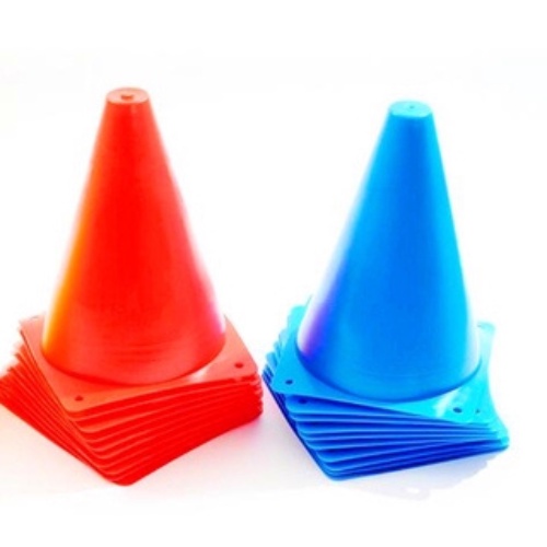Mắc cơ hình chóp nhựa luyện tập chơi bóng đá