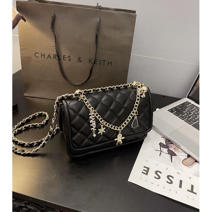 Túi đeo chéo kẹp nách charm xích đính đá size21 siêu hot