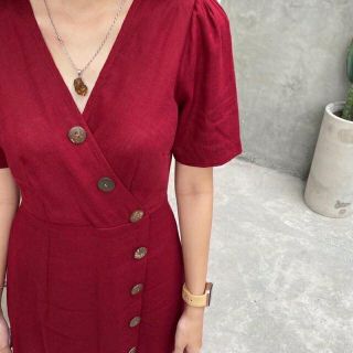 VÁY ĐŨI KHUY LỆCH CỰC XINH
