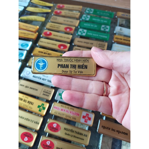 Thẻ tên nhà thuốc, quầy thuốc cho dược sĩ - dùng ghim cài