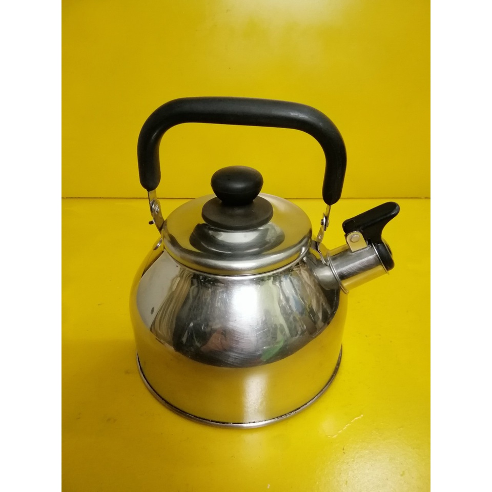 Ấm inox có còi hú nội địa Nhật (2.2L) (mã 852), Dùng được bếp từ