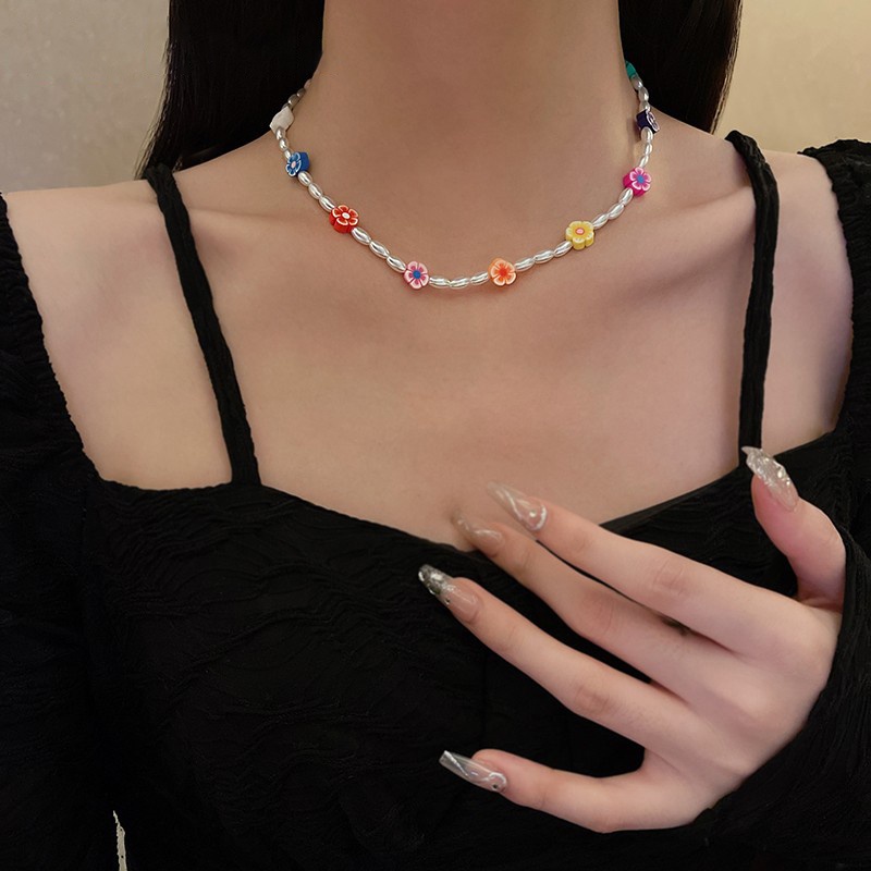 Vòng cổ choker 17KM xỏ hạt ngọc trai nhiều màu hình bông hoa mặt cười ngôi sao