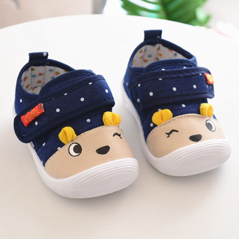 Giày Em Bé Đế Mềm Chống Sốc Đáng Yêu