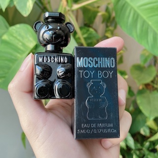 [SẴN MINI] 𝐍𝐮̛𝐨̛́𝐜 𝐡𝐨𝐚 𝐦𝐢𝐧𝐢 𝐌𝐨𝐬𝐜𝐡𝐢𝐧𝐨 𝐠𝐚̂́𝐮 đ𝐞𝐧 𝐓𝐨𝐲 𝐁𝐨𝐲 𝟓𝐦𝐥 [chính hãng]