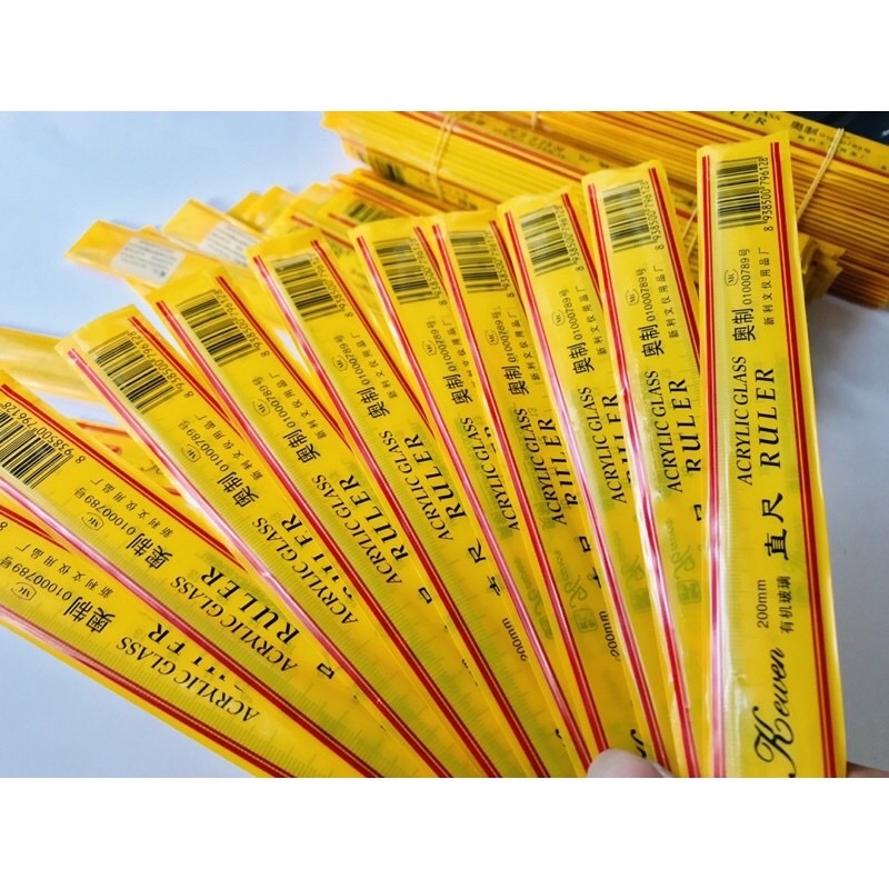 Thước kẻ nhựa trong suốt Loại khắc 20cm