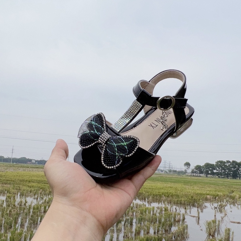 Sandal cho bé gái- dép cho né gái có gót thấp babyshark mã 8101