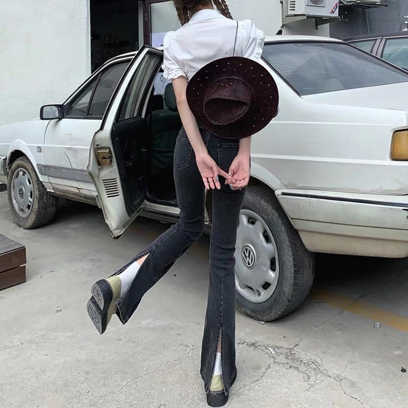 Quần jeans ôm ống loe xẻ sau gấu phong cách Hàn Quốc Chaiko Studio