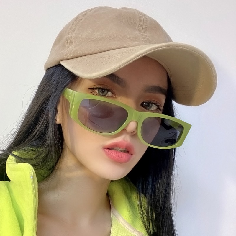 Kính mát gọng oval phong cách hiphop cho nữ
