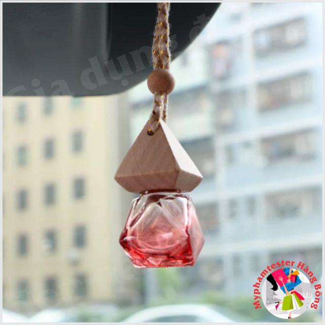 Chai nước hoa tinh dầu treo xe oto dáng kim cương
