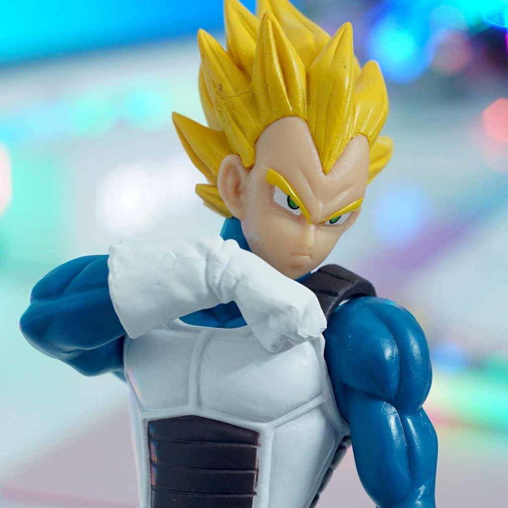 MÔ HÌNH VEGETA GÃI VAI 001 18CM