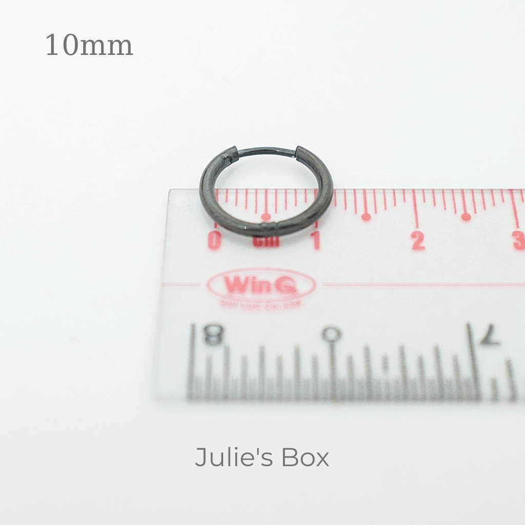 [1 CHIẾC]Khuyên Tai Tròn Hoop Nhiều Size Dày 1.6MM [SIÊU MỎNG] Màu Đen Unisex Titanium Julies Box 66 Bông Tai Titan Nam
