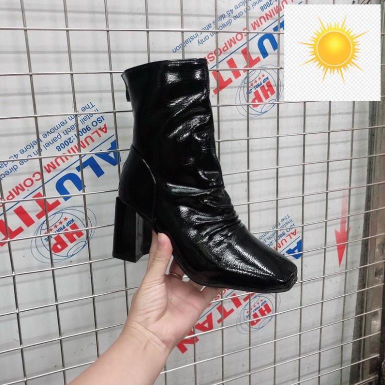 Boot nhăn da bóng gót vuông cổ cao ôm chân
