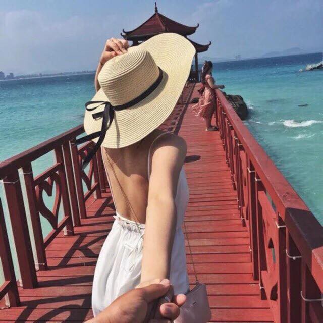 Nón cói đi biển vành rộng dây nơ đen nhỏ siêu đẹp