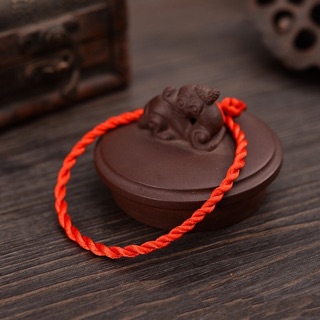 Vòng tay may mắn chỉ đỏ chỉ đen
