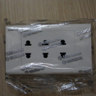 Ba ổ cắm 2 chấu SINO S18