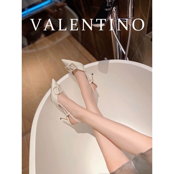 Giày cao gót mũi nhọn gót cao 8cm khoét eo màu trơn thương hiệu Valentino da thật cao cấp da mềm
