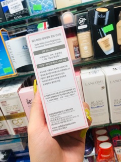 . Kem dưỡng da chống nắng Nella