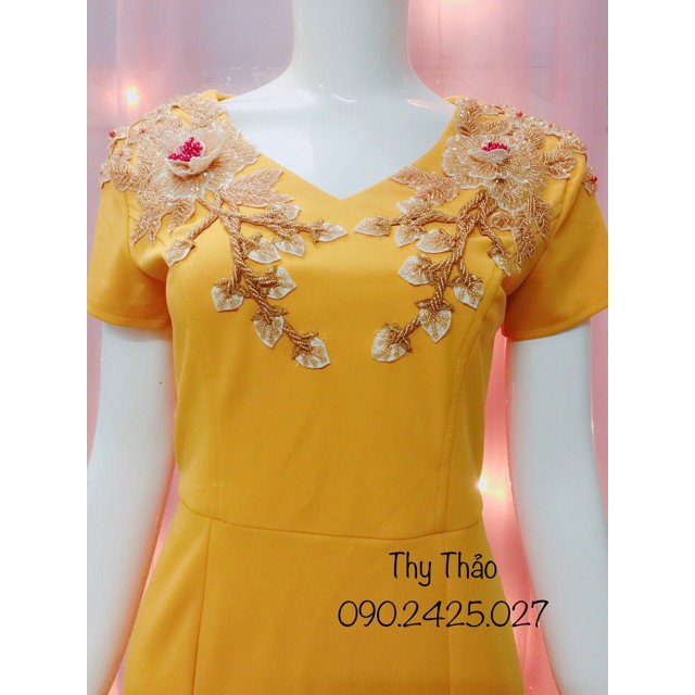 đầm nữ trung niên thiết kế cổ tim