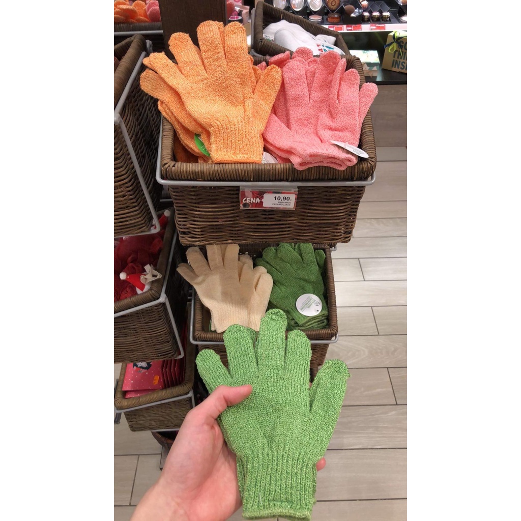 Găng Tay Tắm Bath Gloves Cream của The Body Shop