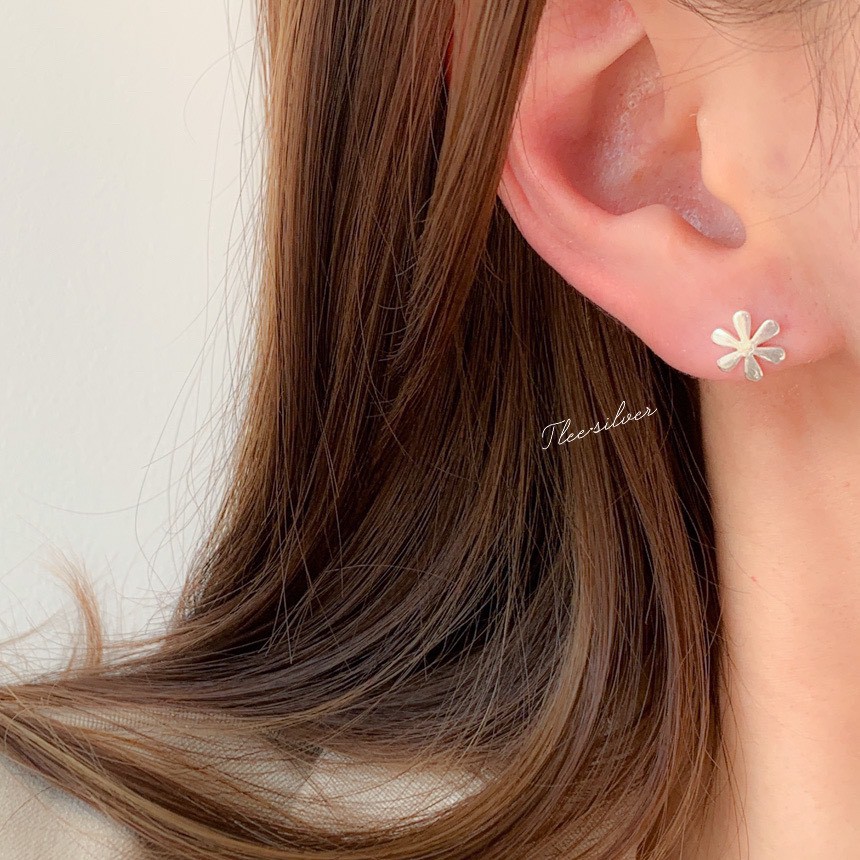 Khuyên tai bạc TLEE hoa cánh mỏng basic TleeJewelry B0363