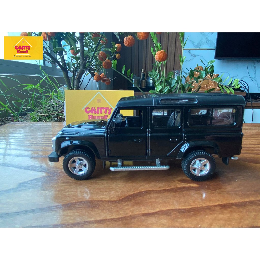 Mô hình xe Land Rover Defender tỷ lệ 1:36 tranh trí taplo, đồ chơi