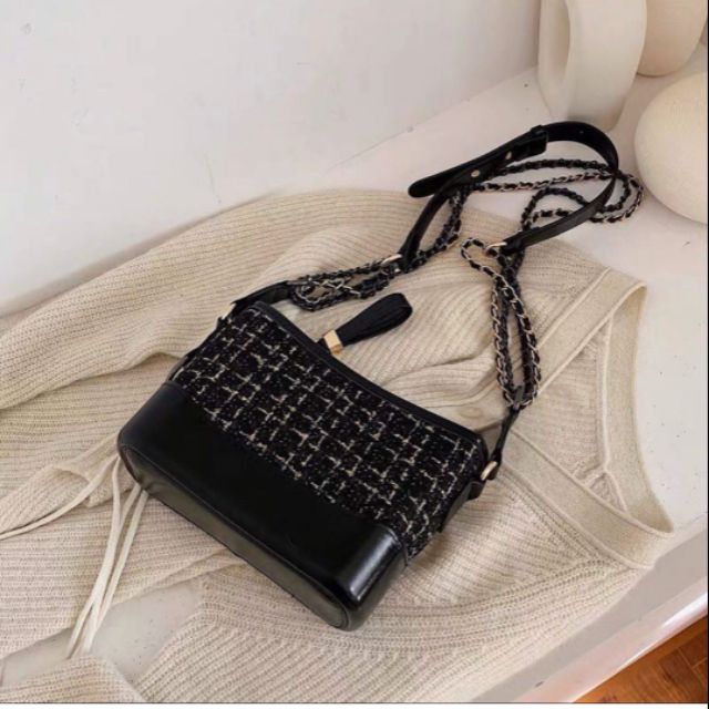 Túi đen phối tweed