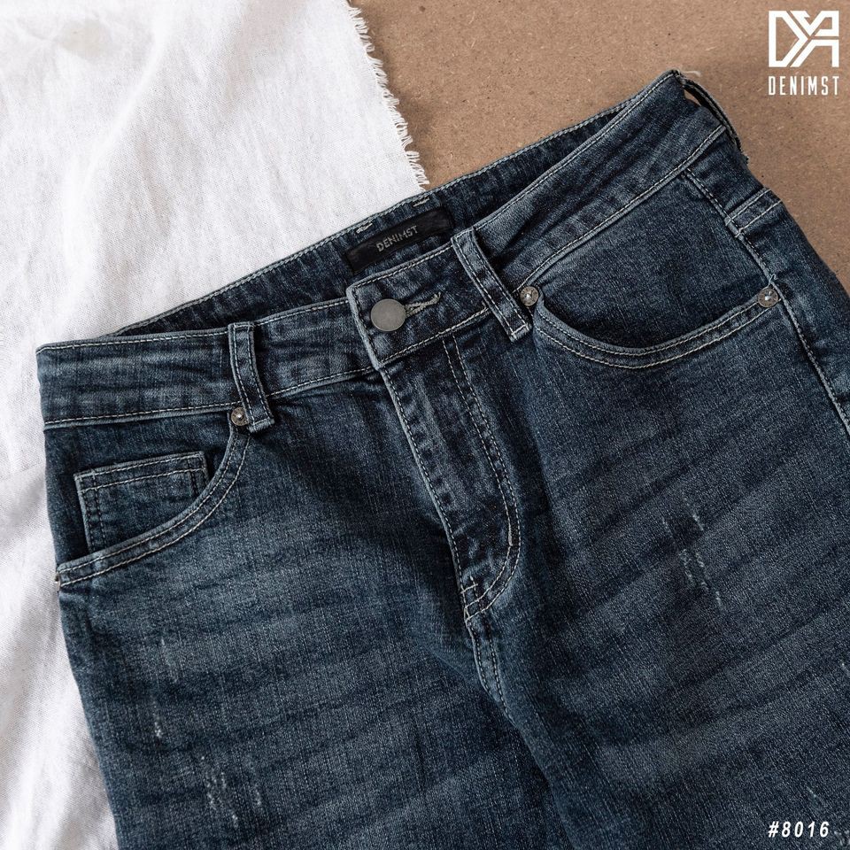 Quần jean xanh đậm rách DENIMST, Form Carrot Fit vừa chân, Jeans có thun co dãn đàn hồi tốt  8016