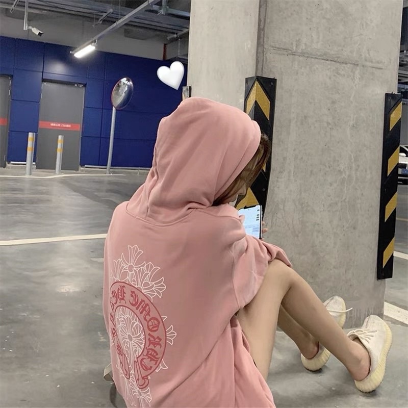 Áo hoodie hồng in lưng