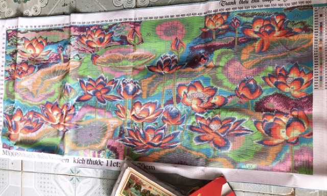 Tranh thêu đầm hoa sen  Mn0088