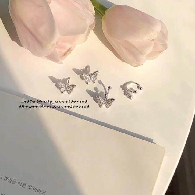 ROSY - KHUYÊN TAI VÀNH CON BƯỚM ĐÍNH ĐÁ