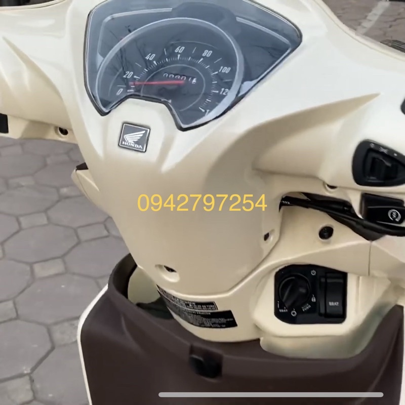 Sơn xe máy Honda Vision màu Kem MTP505-1K và MCP505-2K Ultra Motorcycle Colors