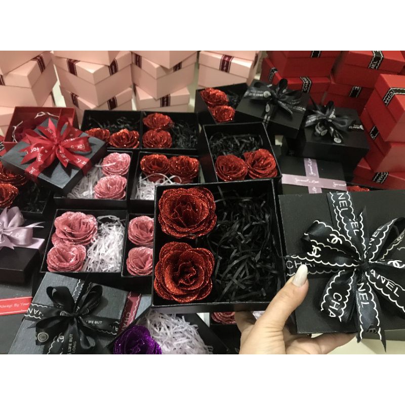 Hộp hoa nhũ đựng son, phấn , nước hoa siêu sang