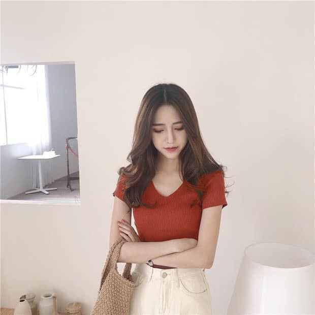 áo len tăm cổ tim