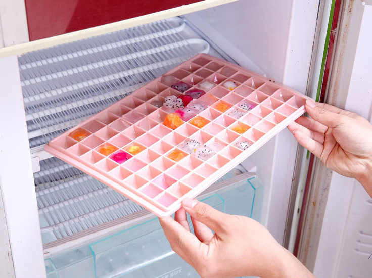 Khay Làm Đá 60 Ô Bằng Nhựa