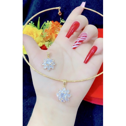 Kiềng cổ kiểu tròn mặt xoàn dát vàng 18 mẫu mới cực xinh