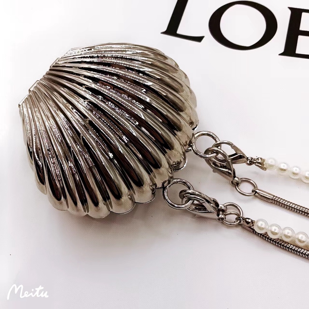 Túi Đeo Hông Đính Ngọc Trai Phối Dây Xích Đôi Độc Đáo Phong Cách Mới