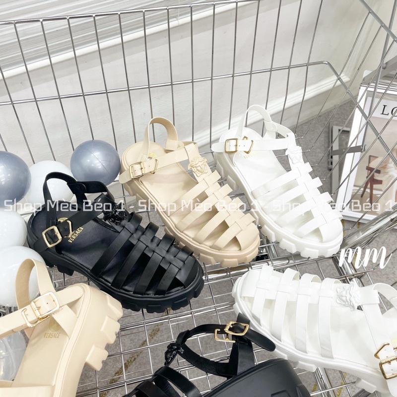 Sandal giọ vs đế vuông fullbox
