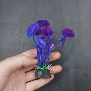Cây cỏ nhựa