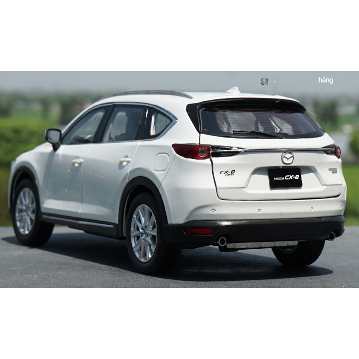 Mô hình SUV Mazda CX8 2022 tỉ lệ 1:18