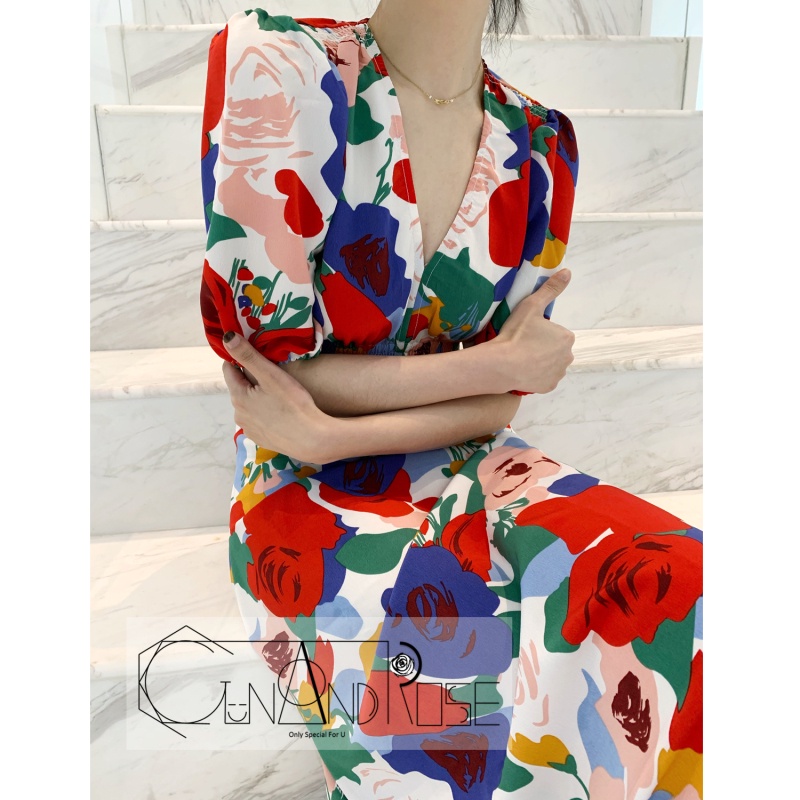 Đầm Tay Phồng Cổ Chữ V Form Ôm Họa Tiết Hoa Phối Màu Tương Phản