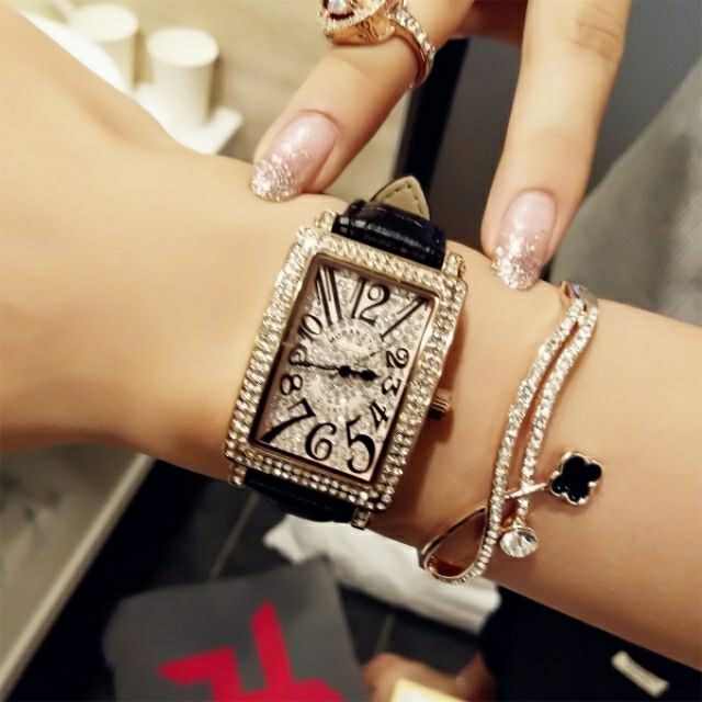 (Có Clip)Đồng Hồ Nữ CHARM Dây Da Đính Đá Chính Hãng | BigBuy360 - bigbuy360.vn