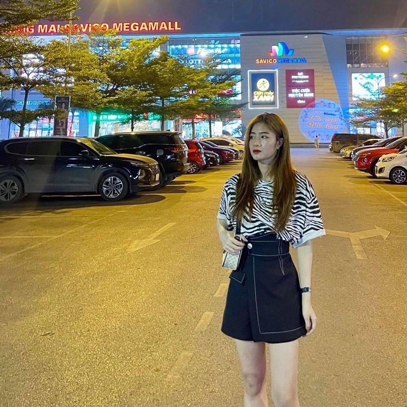 Quần GIẢ VÁY cạp cao trần CHỈ NỔI đen // Thiên Yết